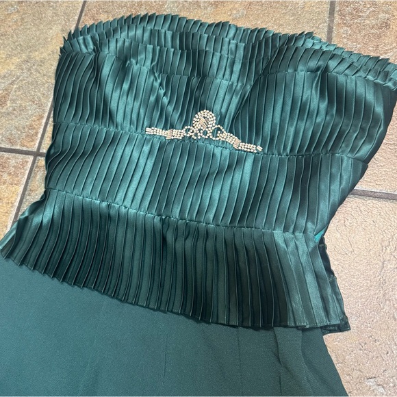 Designer Emerald Dress & Blazer XS - Picture 11 of 16